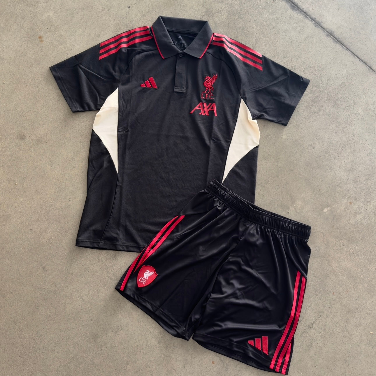 Outfit Adidas Liverpool Polo Nero