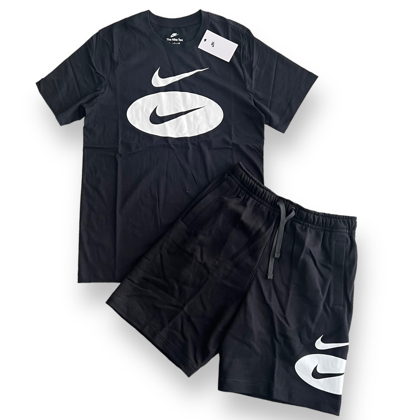 Outfit Nike Nero Swoosh