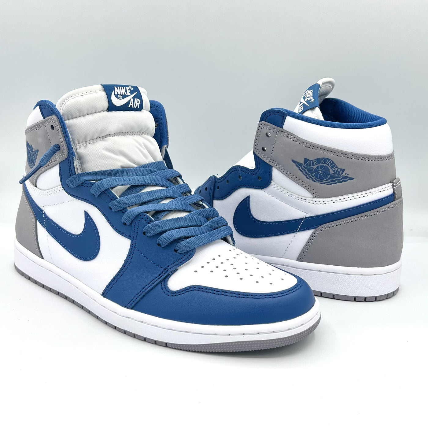 Air Jordan 1 Retro Hi OG True Blue