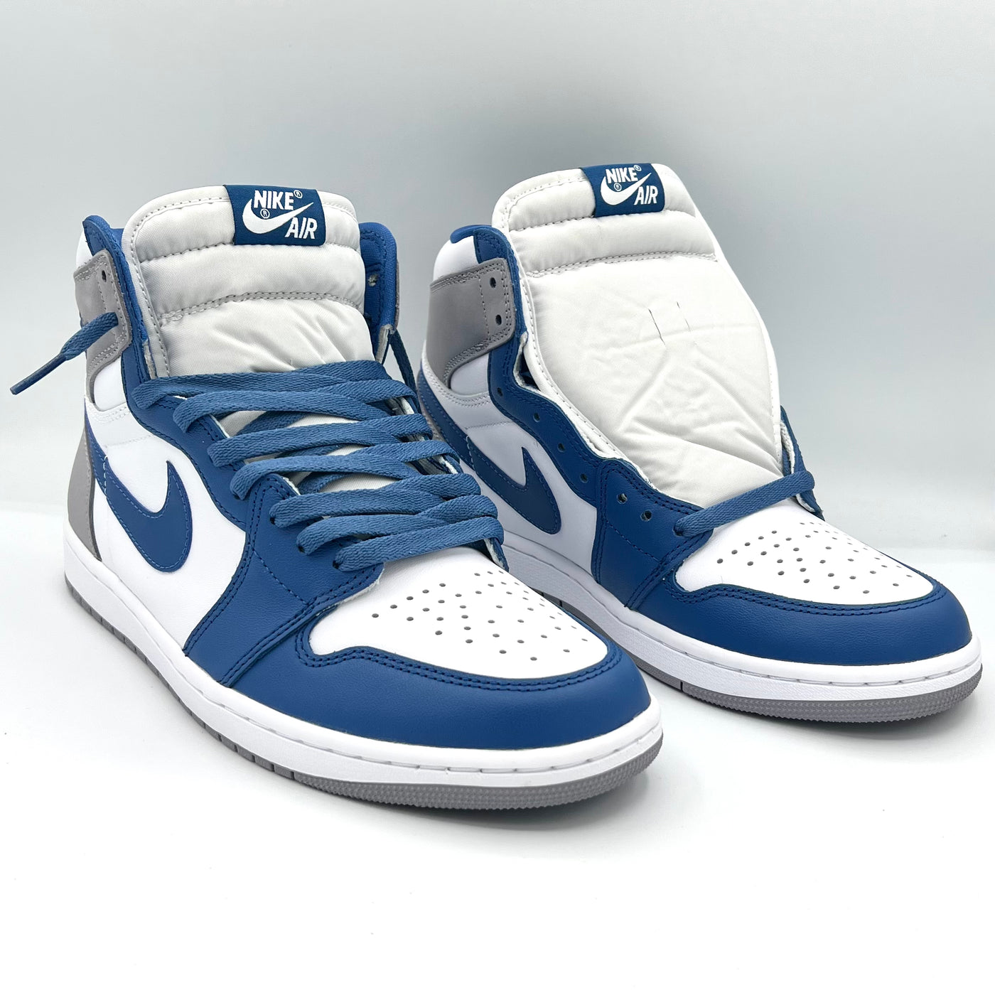 Air Jordan 1 Retro Hi OG True Blue